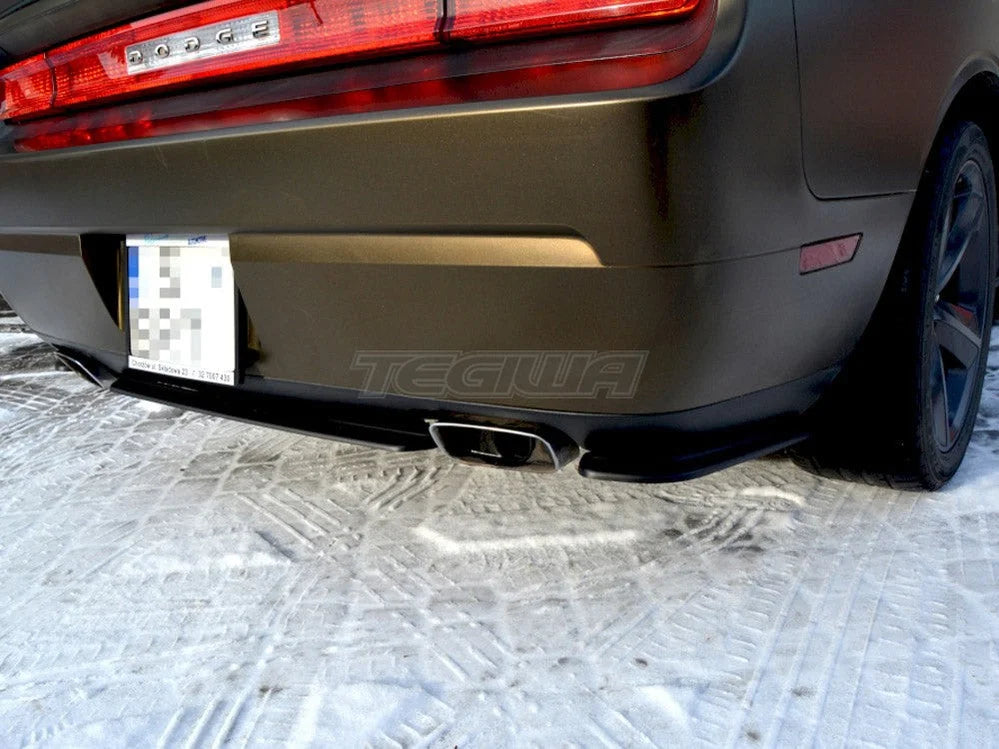 Maxton Design Central Rear Splitter Dodge Challenger MK3 PHASE-1 SRT8 Coupe Without Vertical Bars 2008-14