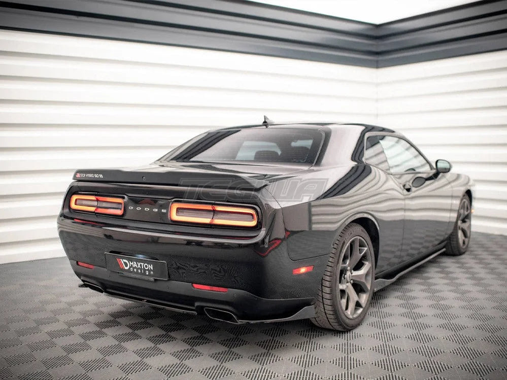 Maxton Design Central Rear Splitter Dodge Challenger RT MK3 Facelift 2014-