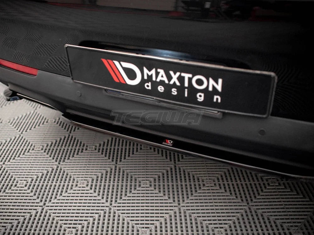 Maxton Design Central Rear Splitter Dodge Challenger RT MK3 Facelift 2014-