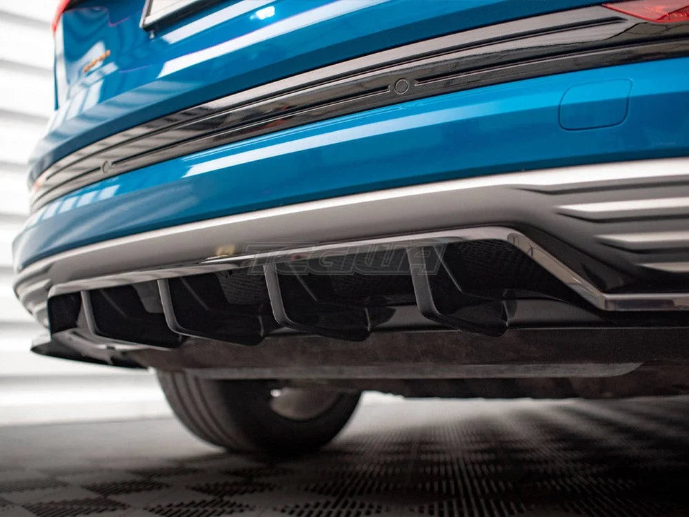 Maxton Design Central Rear Splitter Vertical Bars Audi e-Tron