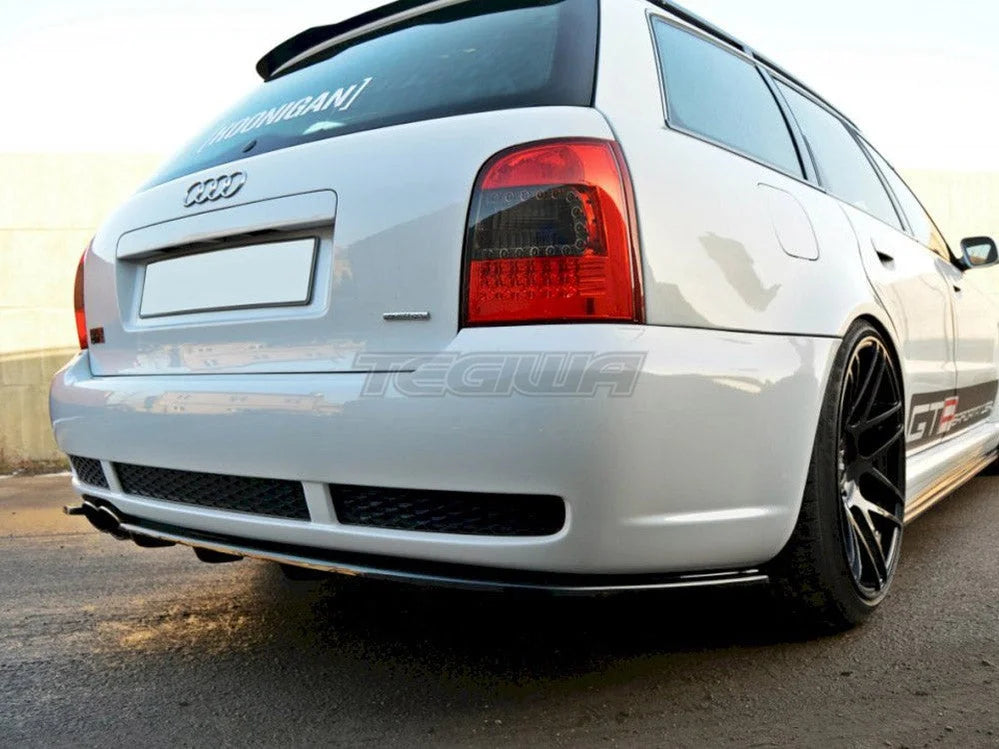 Maxton Design Rear Splitter Audi RS4 B5 With A Vertical BAR