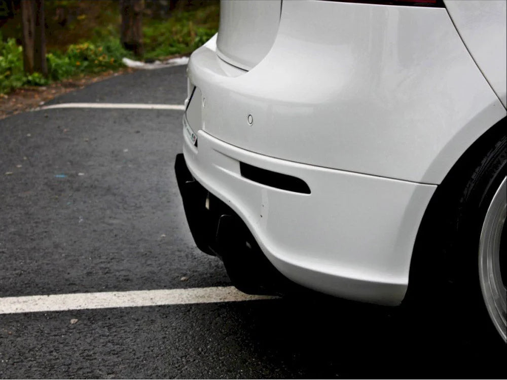 Maxton Design Volkswagen Golf V R32 Rear Diffuser